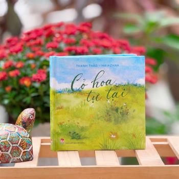 Cỏ hoa tự tại (Tặng 2 postcard + 2 bookmark + 1 hộp gập hình cánh hoa)