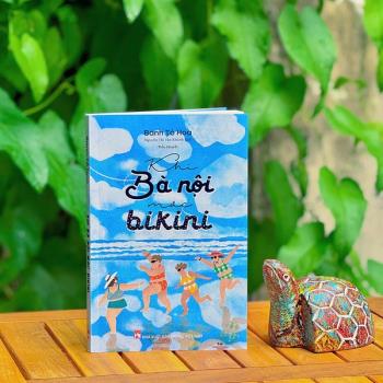 Khi Bà Nội Mặc Bikini