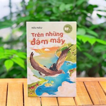 Văn học thiếu nhi - Trên những đám mây (NXB Trẻ)
